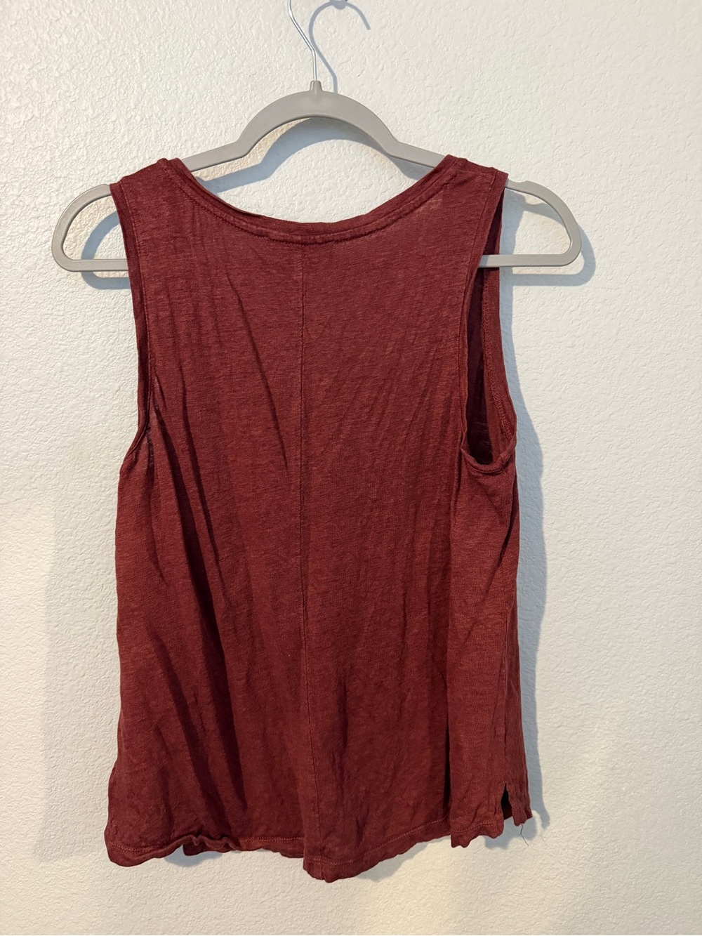 Sanctuary Sleeveless Scoop Neck Tank in Rust Red 100% Linen - Picture 5 of 5
